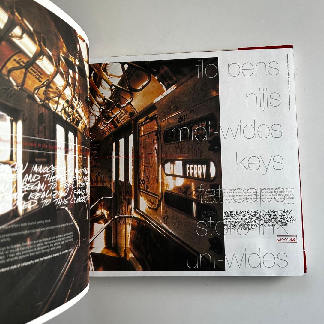 美品 洋書 FUTURA / フューチュラ 2000