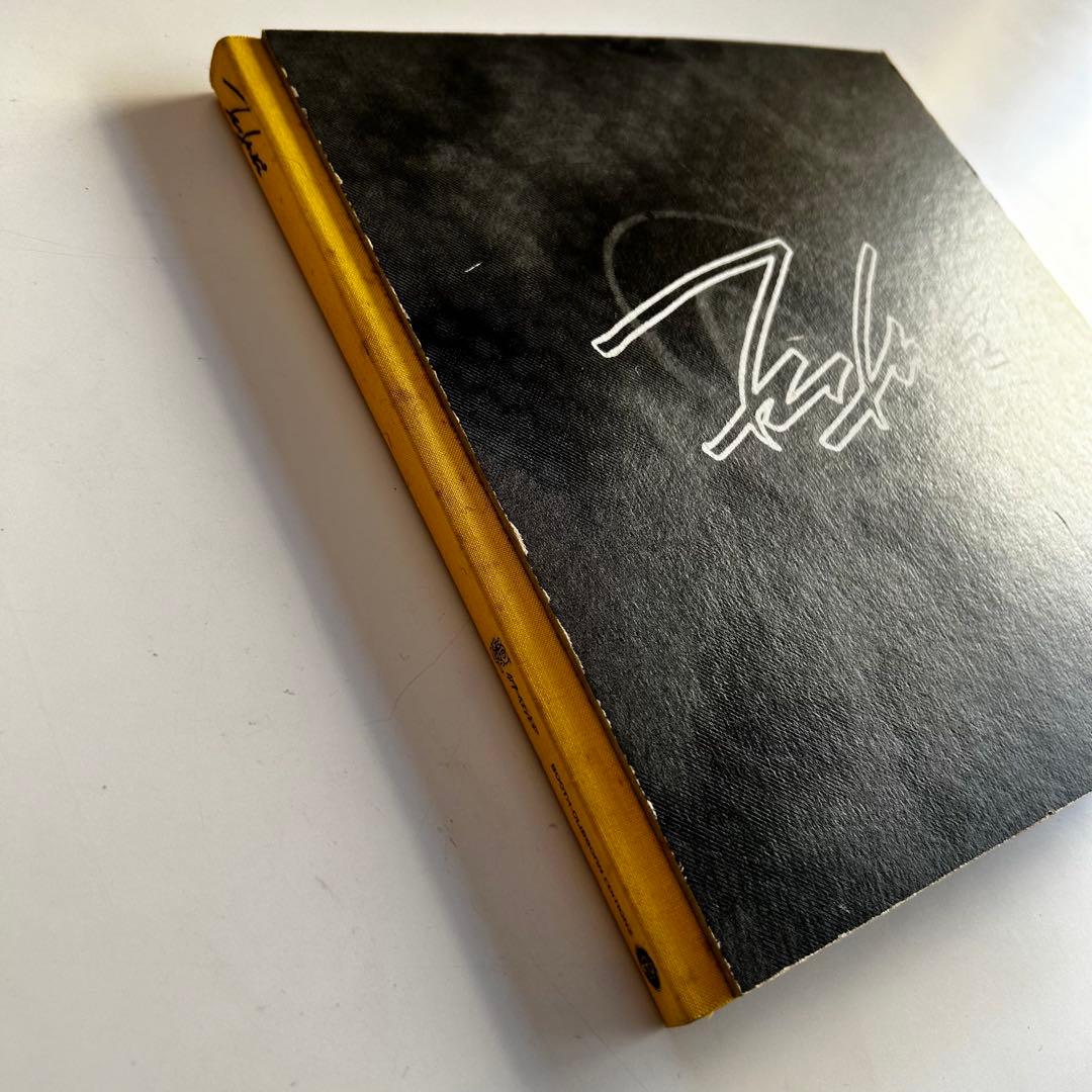 美品 洋書 FUTURA / フューチュラ 2000