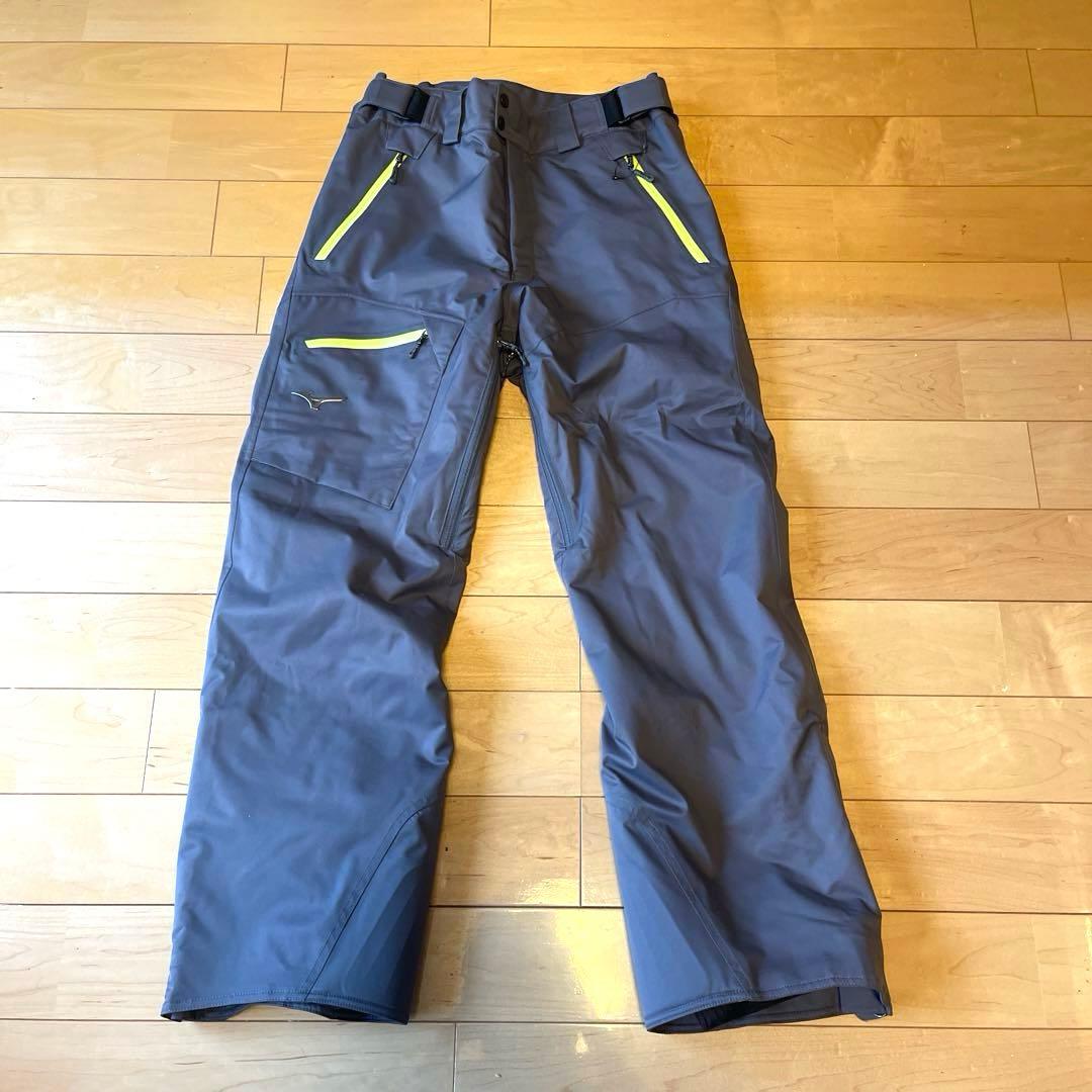 MIZUNO スキーウェアフード付き 上下M 黒✖️グレー　未使用に近いです。