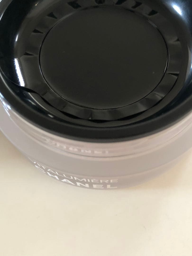 新品シャネル　ヴィタルミエールルースパウダー　N°10