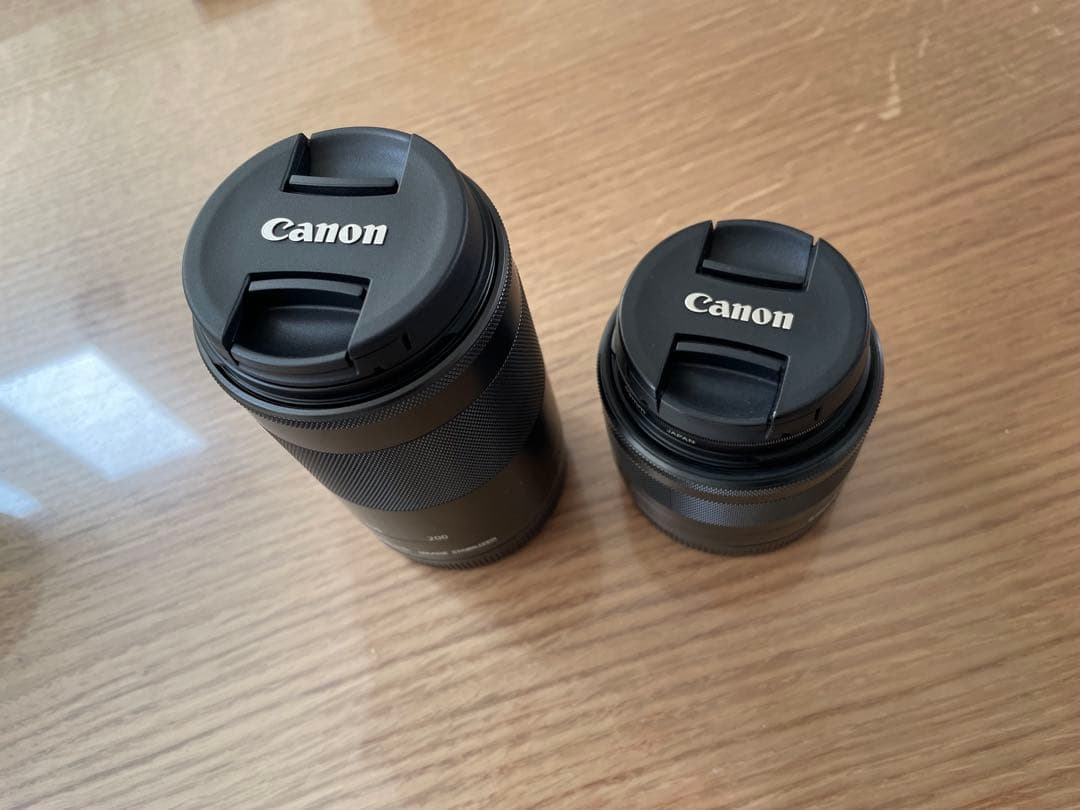 Canon eos kiss m ミラーレス一眼カメラ　ブラック