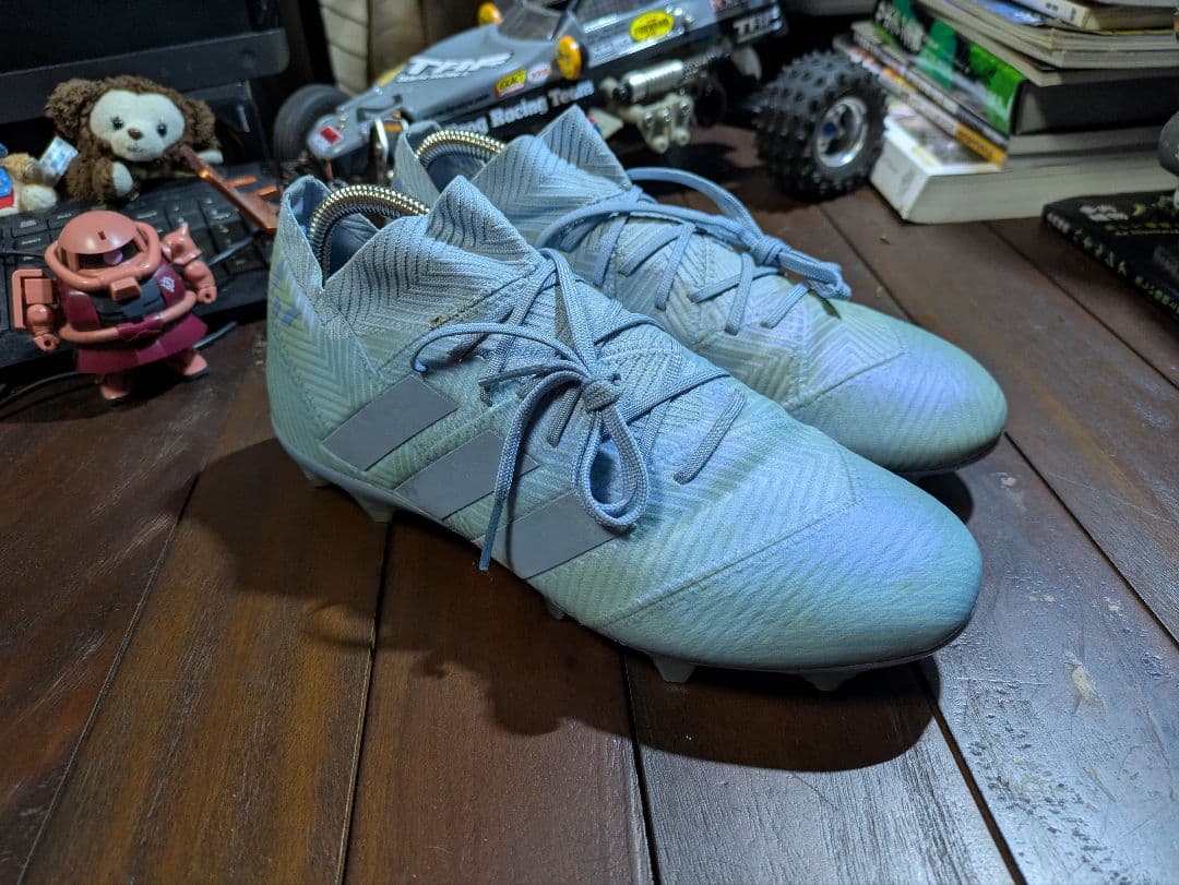 アディダス　ネメシス18.1 メッシ限定モデル