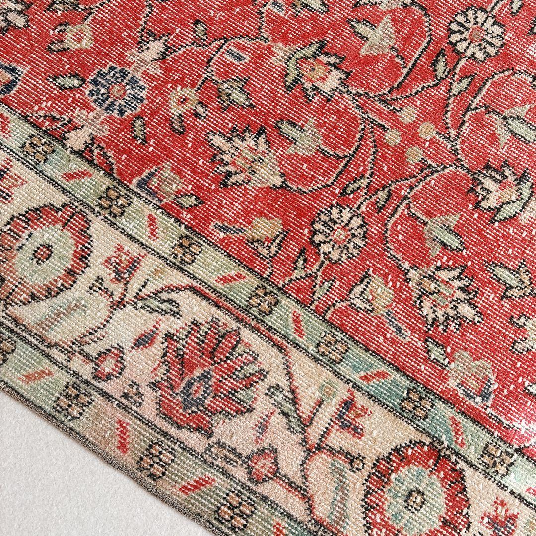 まあま　トルコ　ヴィンテージラグ　大判　赤　フローラル