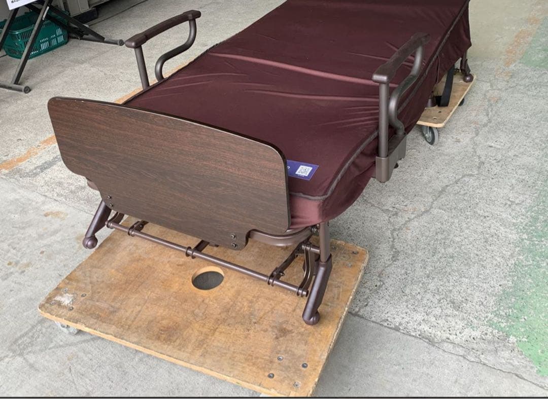 送料込み！ATEX BED 電動リクライニング　折りたたみ　AX-BE723