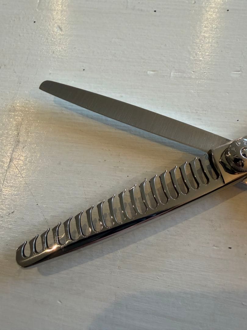 【極美品＆研ぎ済み】ナルトシザー　セニング　五梳きクーパーライン
