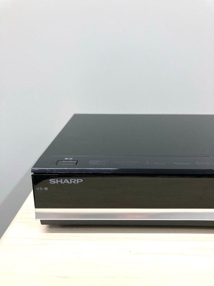 めっちゃ綺麗　1TB３チューナー シャープ　AQUOS BD-T 1800