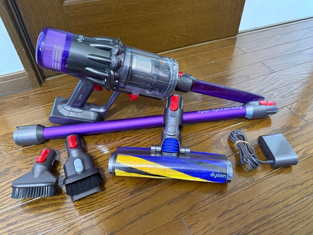 期間限定値下げ中 V12 SV18 ダイソンスティッククリーナー　完動良品