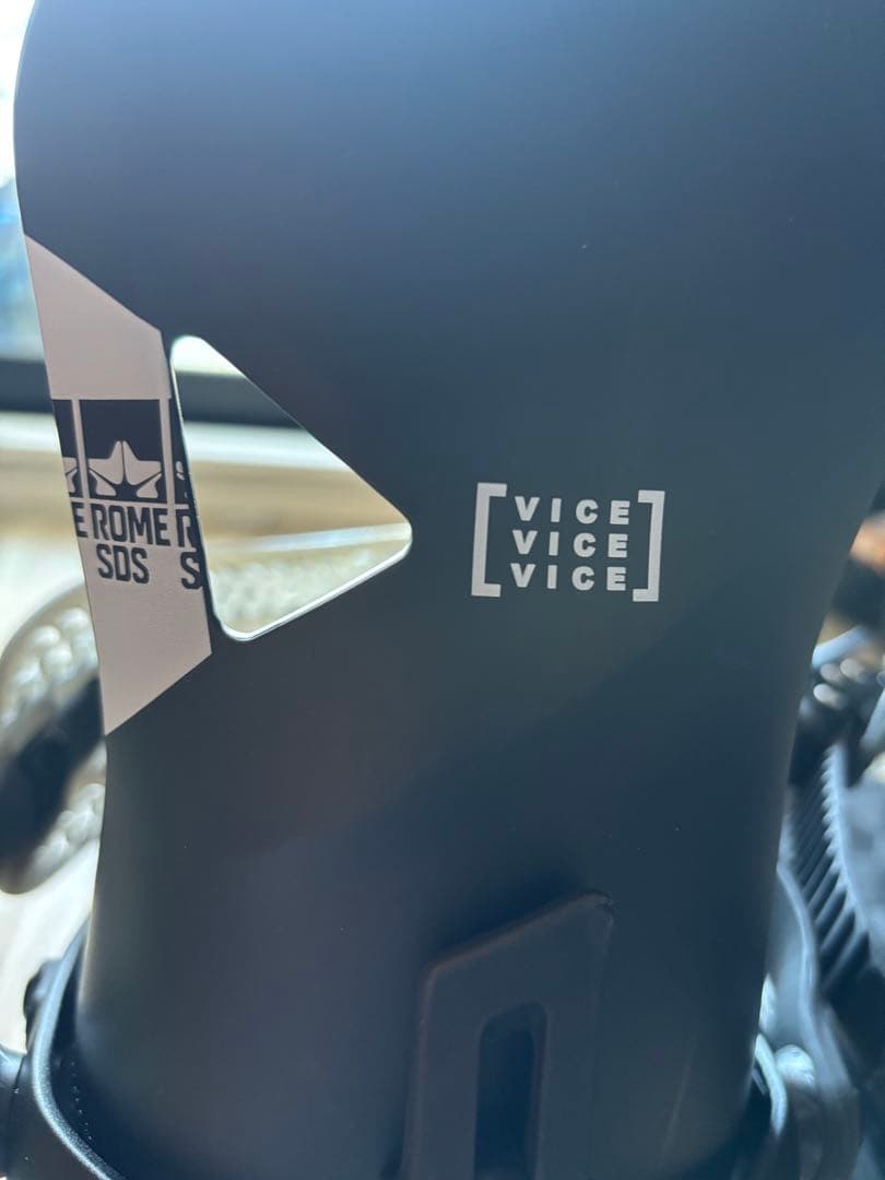 ROME SDS Vive スノーボード ビンディング ブラック　右部品欠損あり