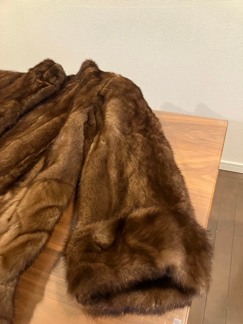 これはSAGA MINK最高級ブラウン ミンクファーコート です