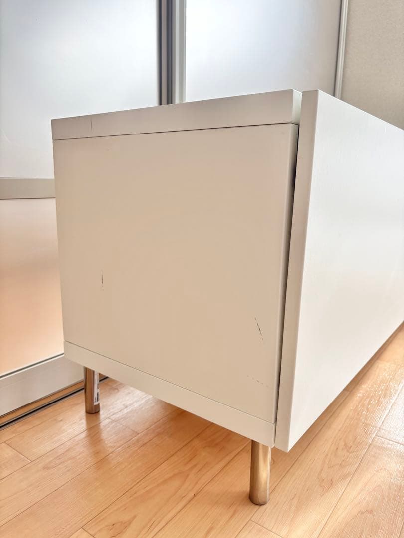 【最終値下げ】IKEAベストーテレビ台　脚付/ホワイト