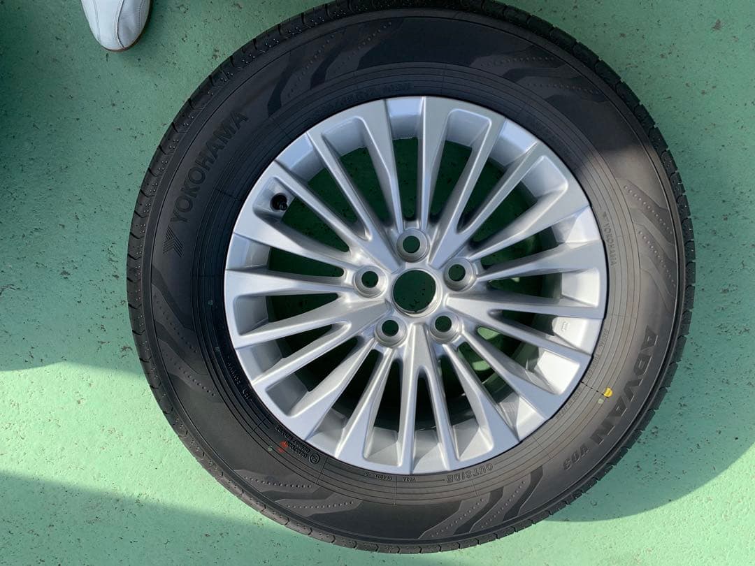 ヨッシー　【新車外し】40系アルファード17インチ サマータイヤ4本セット