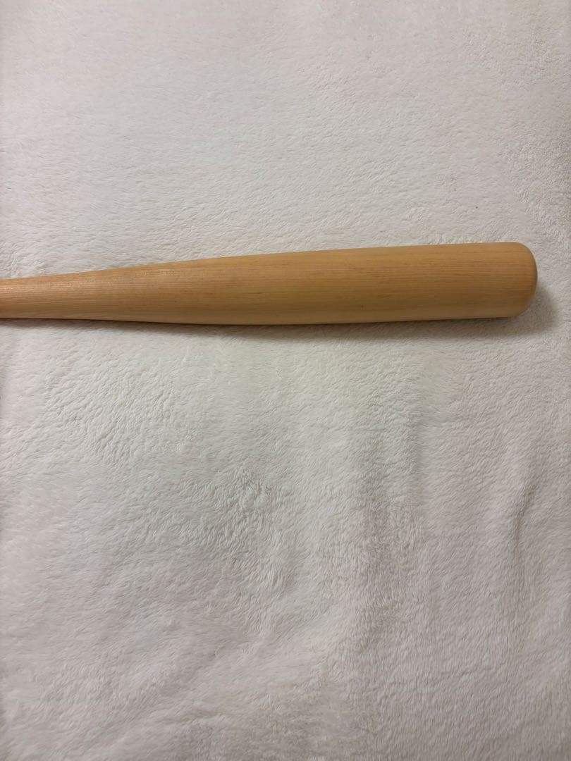 べ*と様 ビクタス　硬式木製バット　870g 84センチ