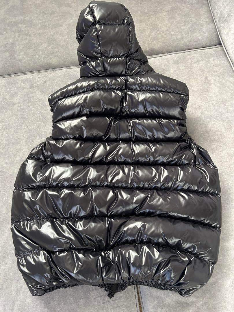 DUVETICA フード付き ブラック ダウンベスト 52