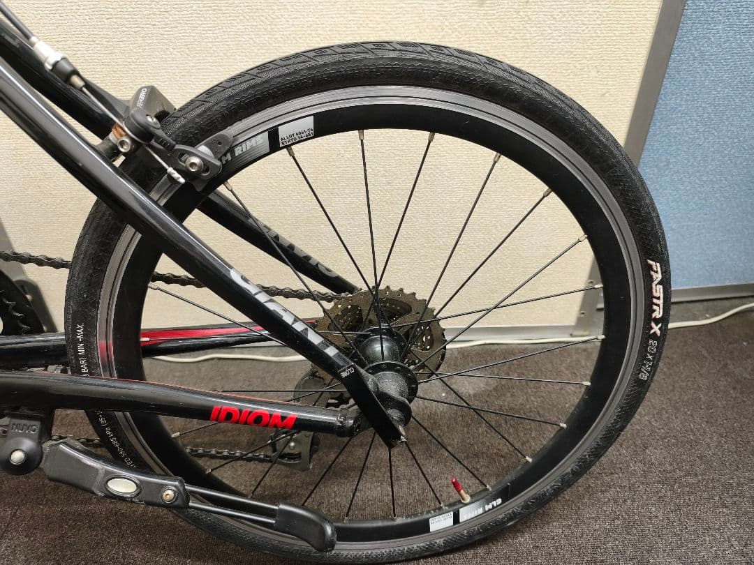 GIANT　IDIOM Mサイズ　20インチ ブラック/レッド