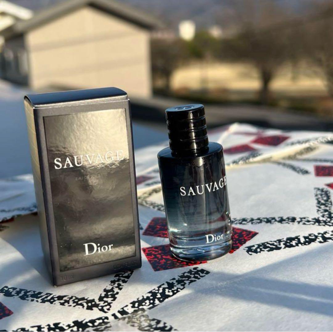 ディオール　ソヴァージュ SAUVAGE オードゥ トワレ 10ml