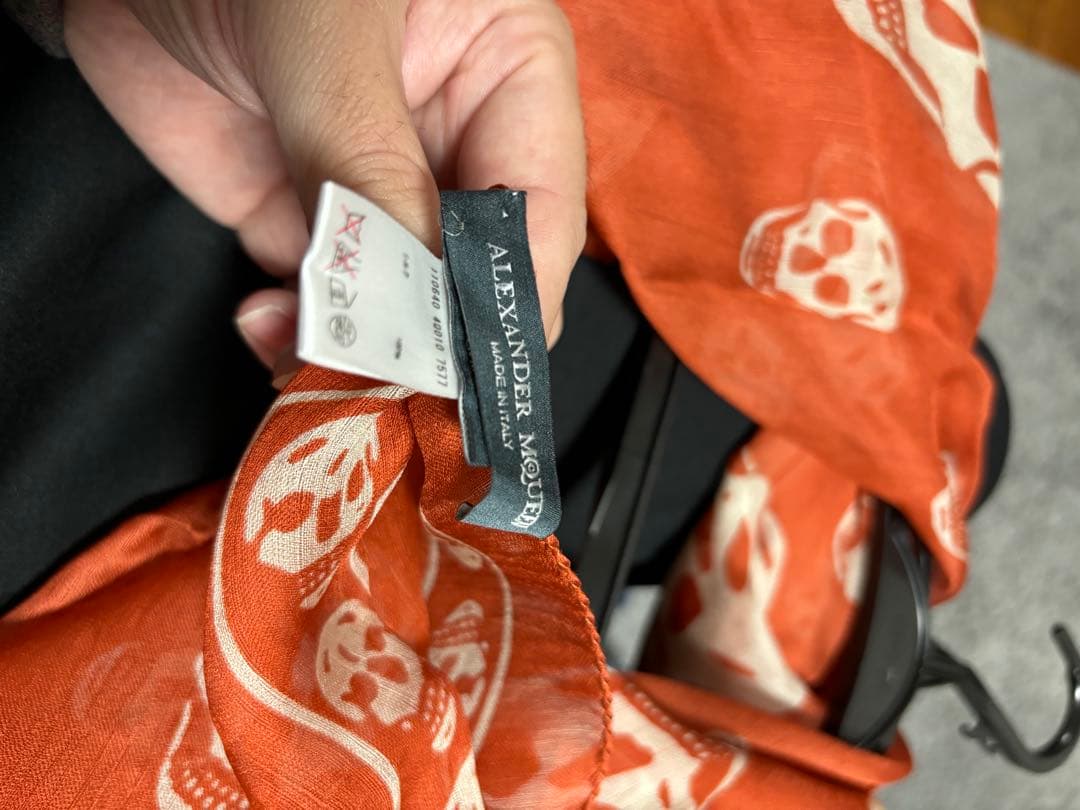 ヴィンセントアレキサンダーマックイーンシルク総柄大判ストール