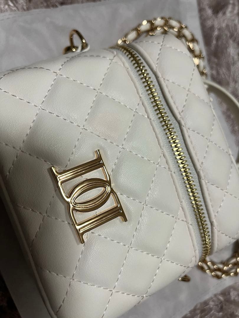 【ゴールドパーツ】キルティングスクエアミニバッグ ダーリッチ Darich