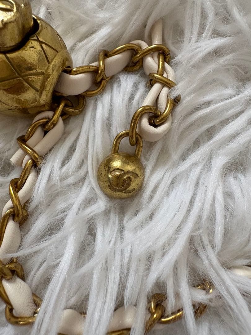 CHANELノベルティ ホワイトショルダーバッグ