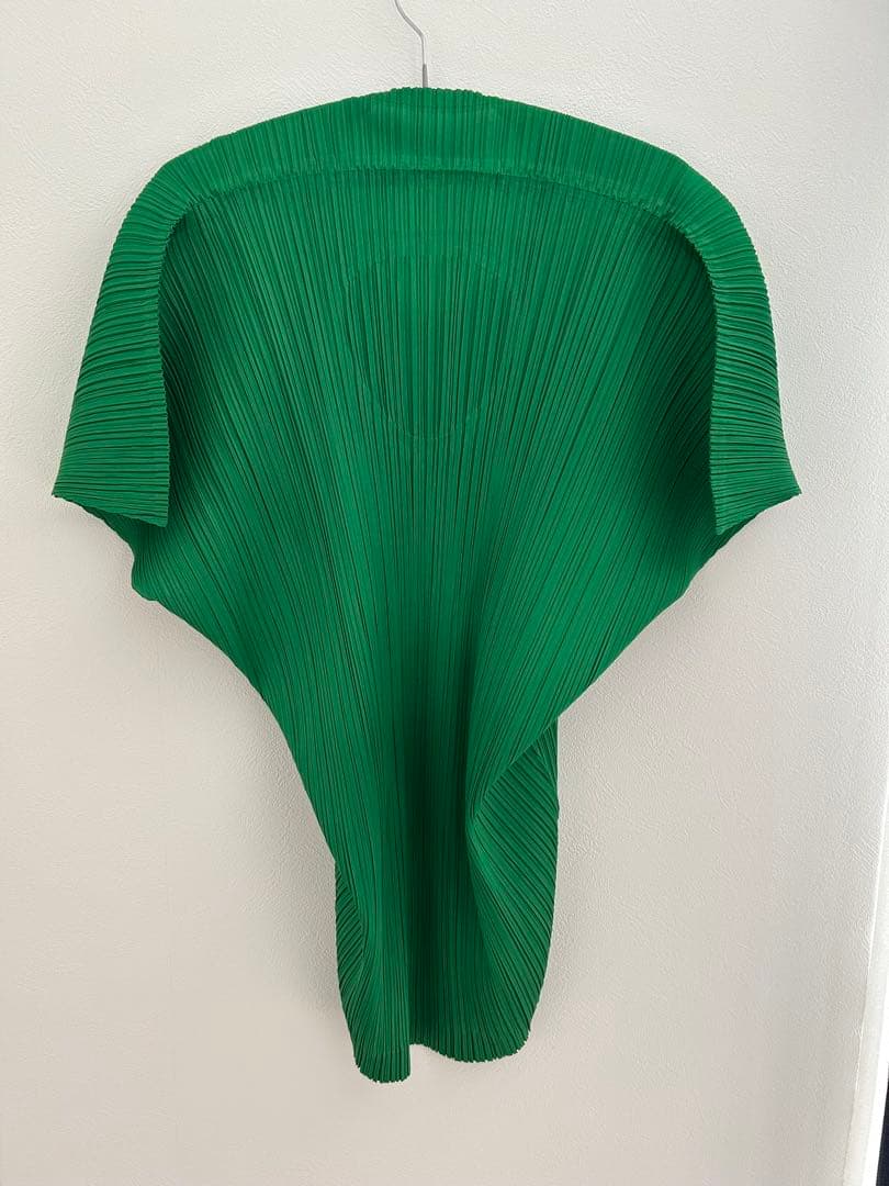 PLEATS PLEASE グリーン トップス