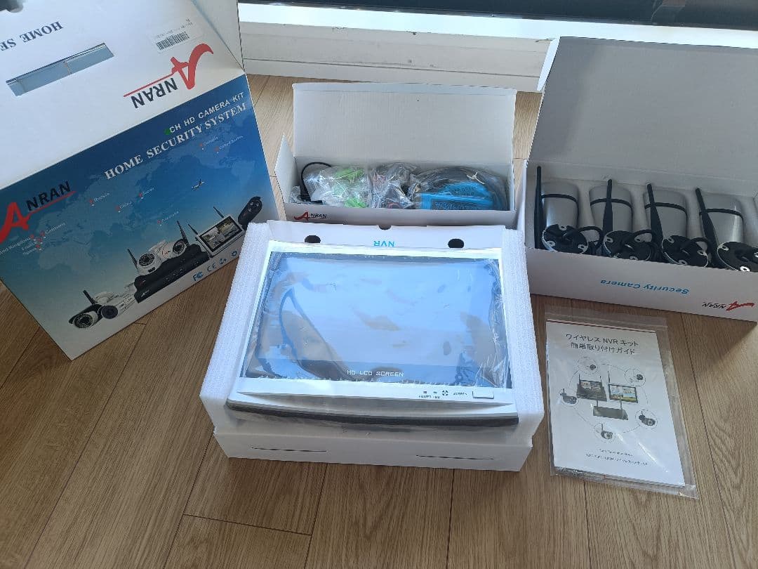新品未使用　防犯カメラ4台や無線式モニター付きセット　2TBハードディスク付き