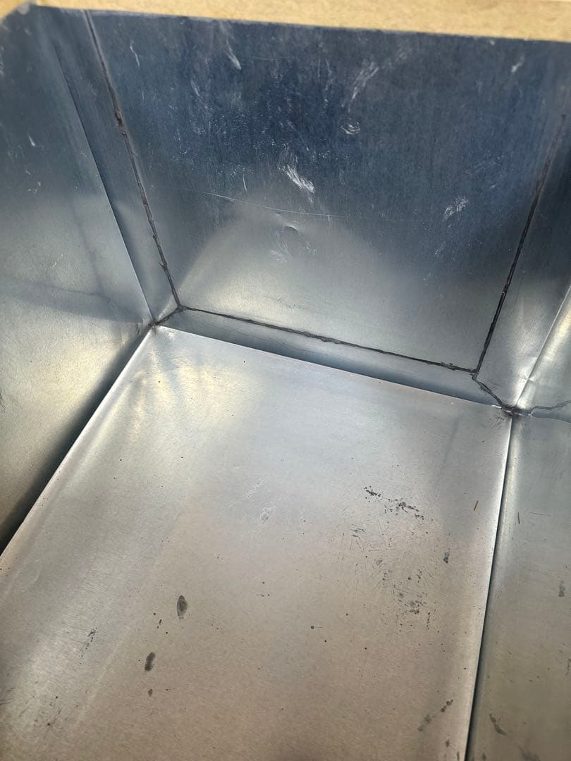 業務用茶箱から転用した頑強な木製収納ケース①