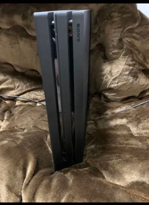 PlayStation®4 ジェット・ブラック 1TB ドラクエ11付き