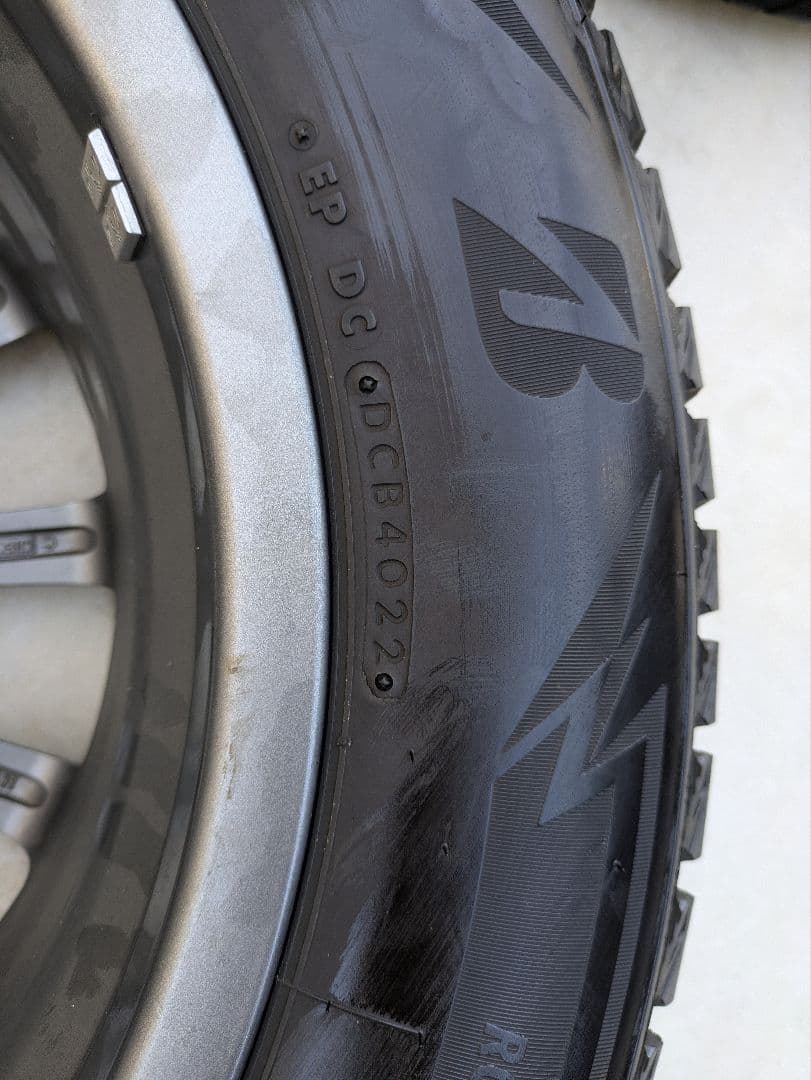 【ゆき】ブリヂストン　BLIZZAK　DM-V3　235/60R18