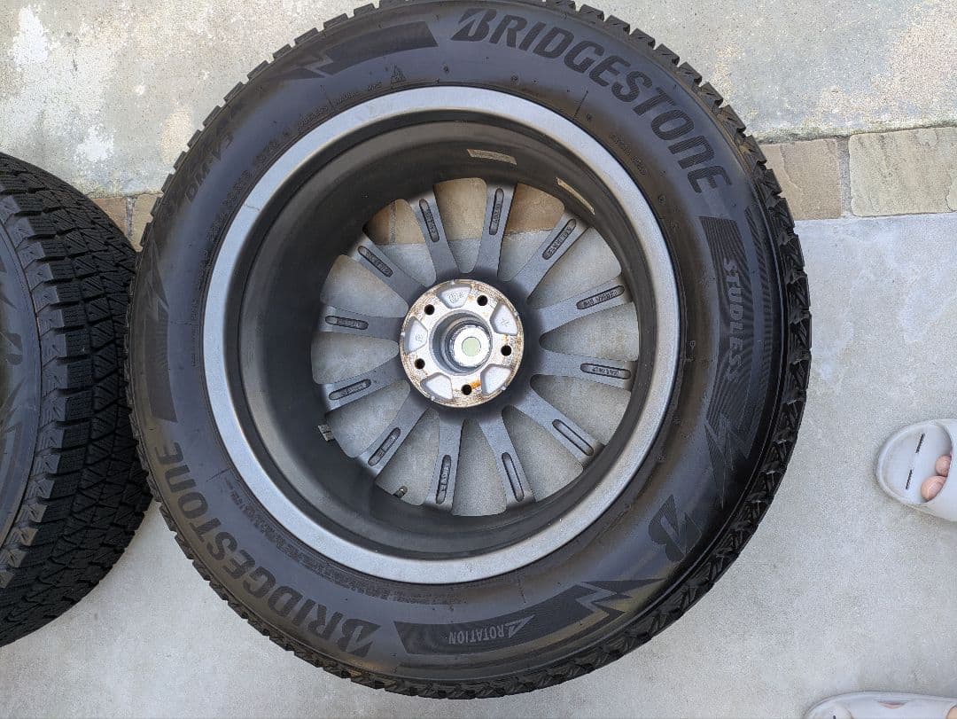 【ゆき】ブリヂストン　BLIZZAK　DM-V3　235/60R18