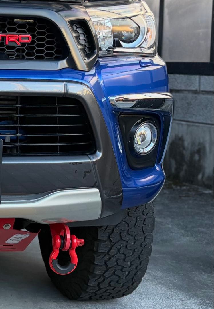 イ*ン様 ハイラックス　Gun125 牽引フック 2個　シャックル付き