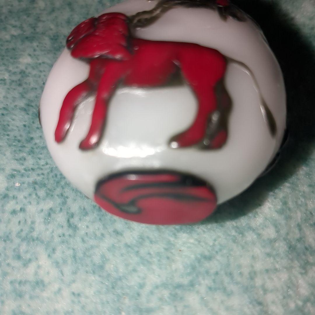 鼻煙壺　二色被せ（多色套料）獅子