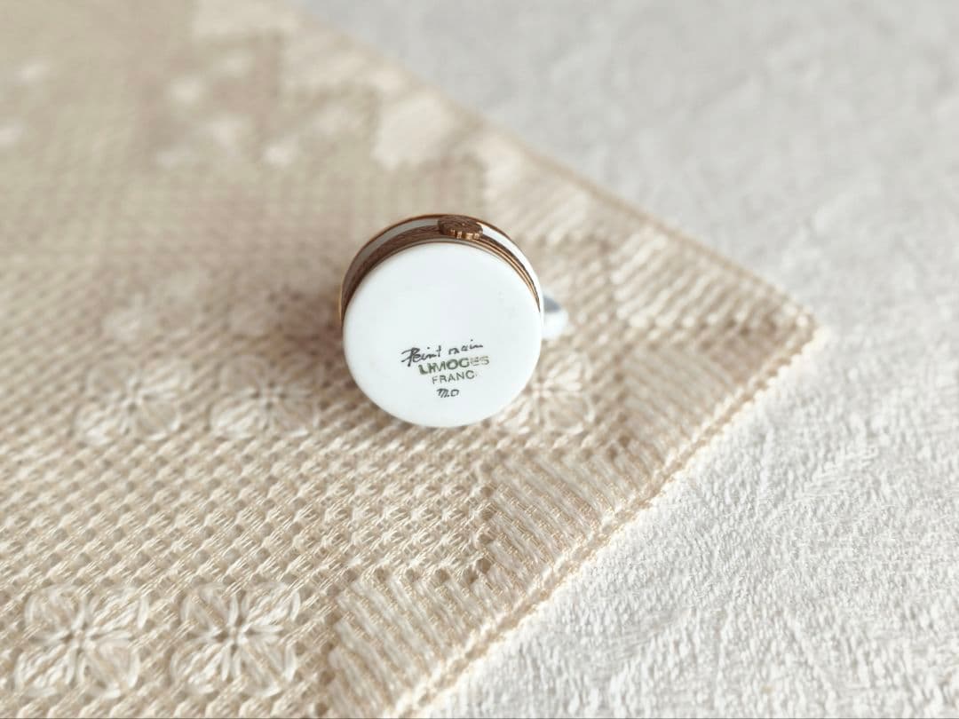 * vintage case ❀ 陶器製 キャンドル型の ジュエリーケース