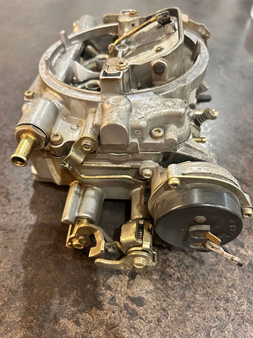 Edelbrock キャブレター シボレー　インパラ