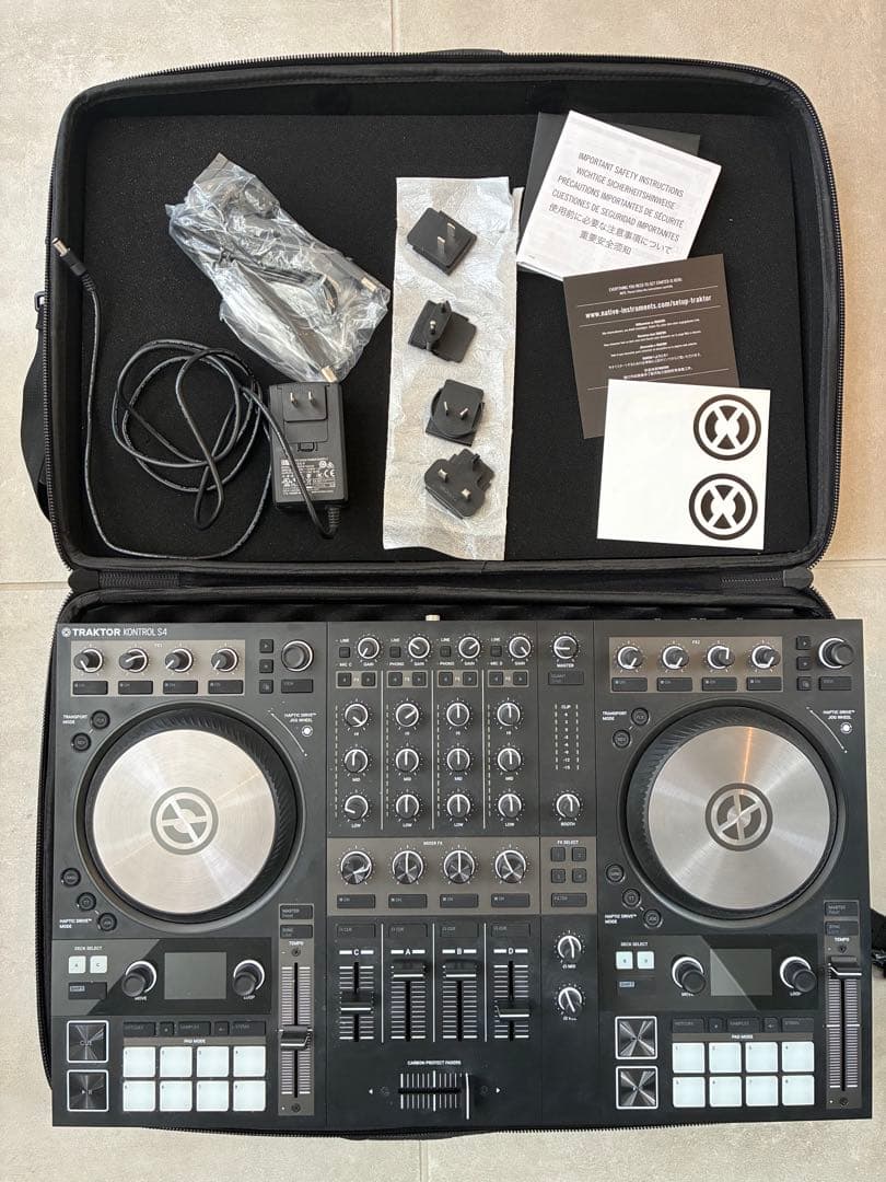 Traktor Kontrol S4 mk3 Odyusa DJ ケース付き