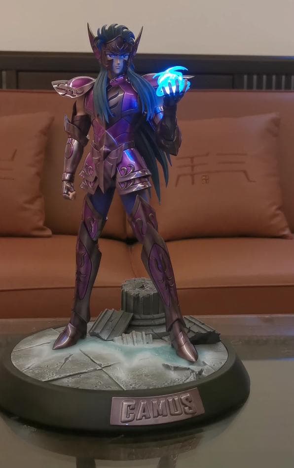 聖闘士星矢 アクエリアスカミュ（冥衣)　ガレージキット ガレキ スタチュー1/6