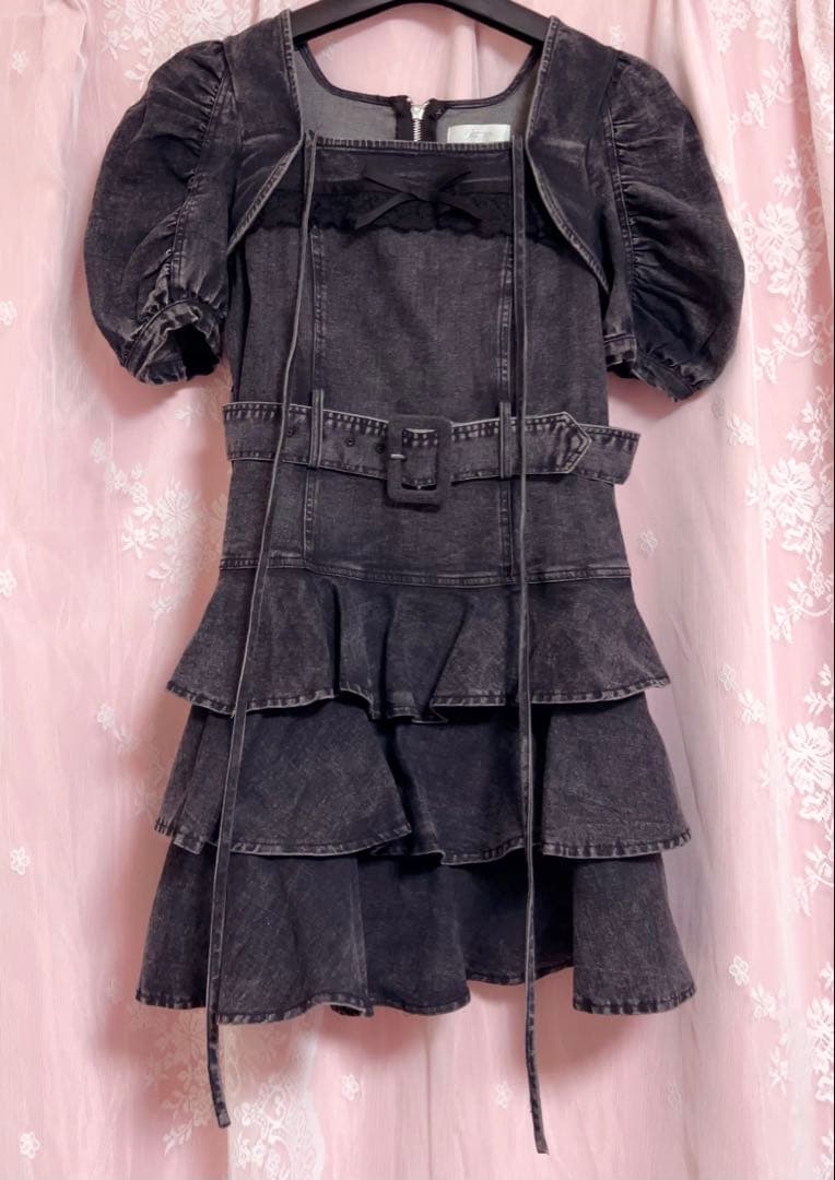 pium ティアードフリルミニワンピース ブラック デニム