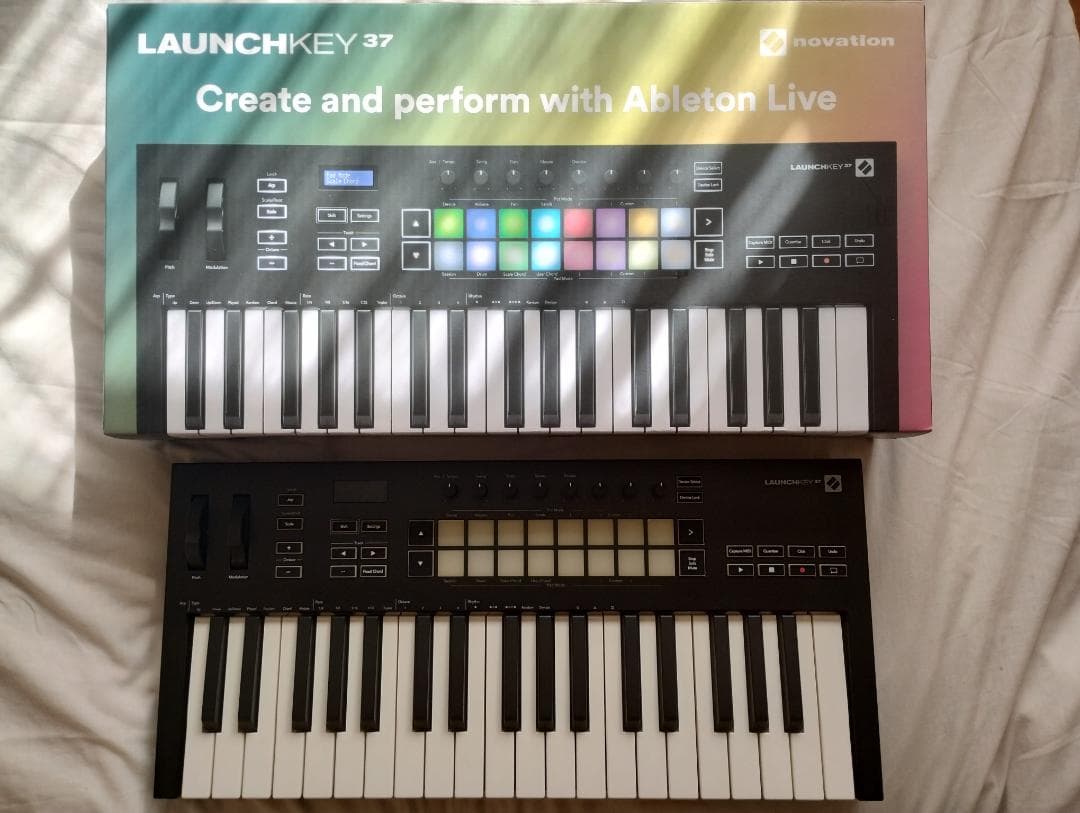 NOVATION / Launchkey 37 MK3 MIDIキーボード