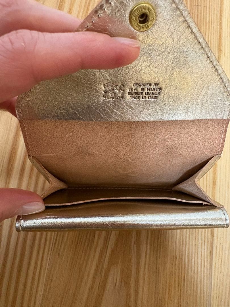 イルビゾンテ　スターエンボス　カードケース