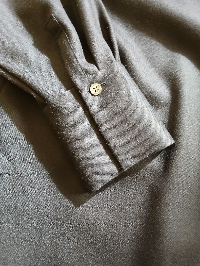 新品未使用　LEQUIPE (レキップ)　ウール黒スタンドカラーシャツ 長袖