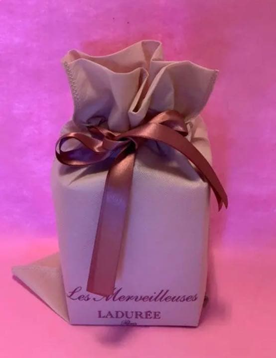 ラデュレ チークボット リミテッドエディション サクラ