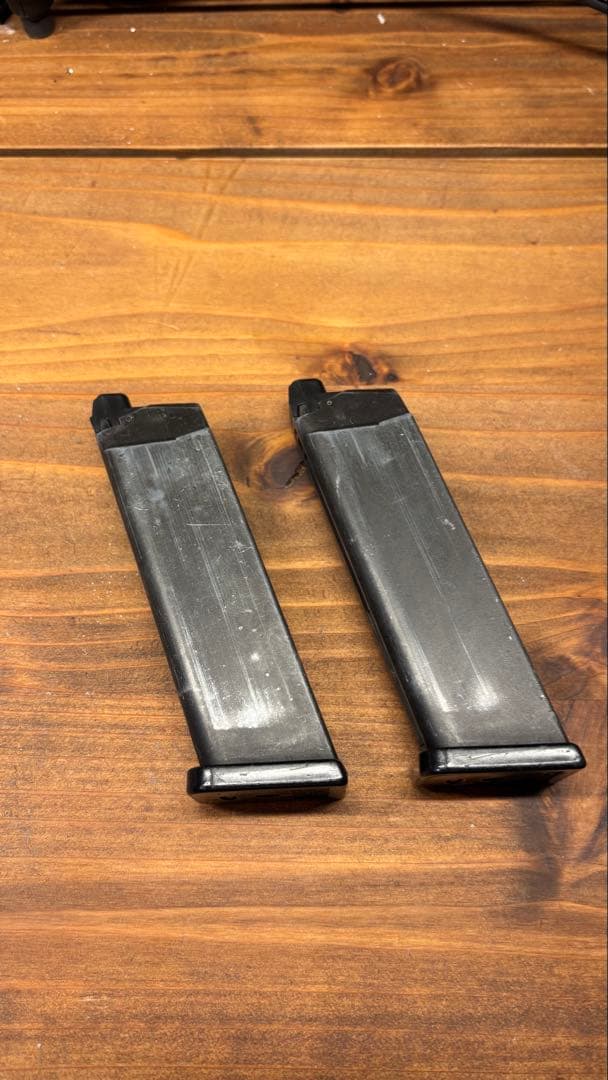 こ*ん様 東京マルイ　グロック17　予備マガジン付き