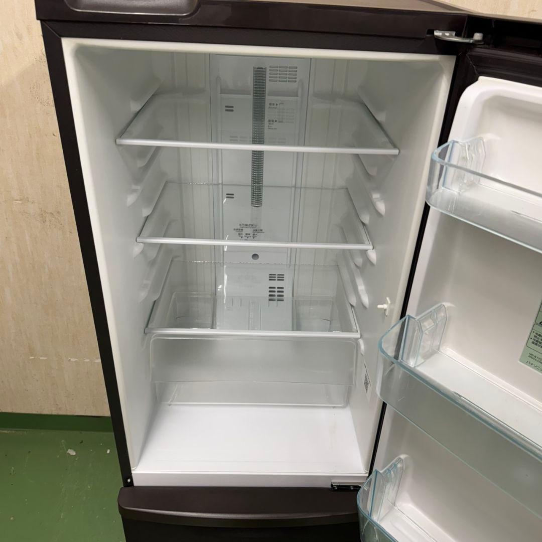45 Panasonic大きめ冷蔵庫　168L　小型　一人暮らし　ブラウンカラー