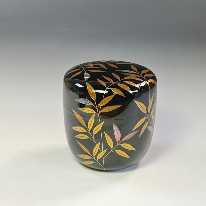 イ805 棗『目代春帆作』『堀内宗完　極箱』『笹露蒔絵　黒内銀地　大棗』漆塗