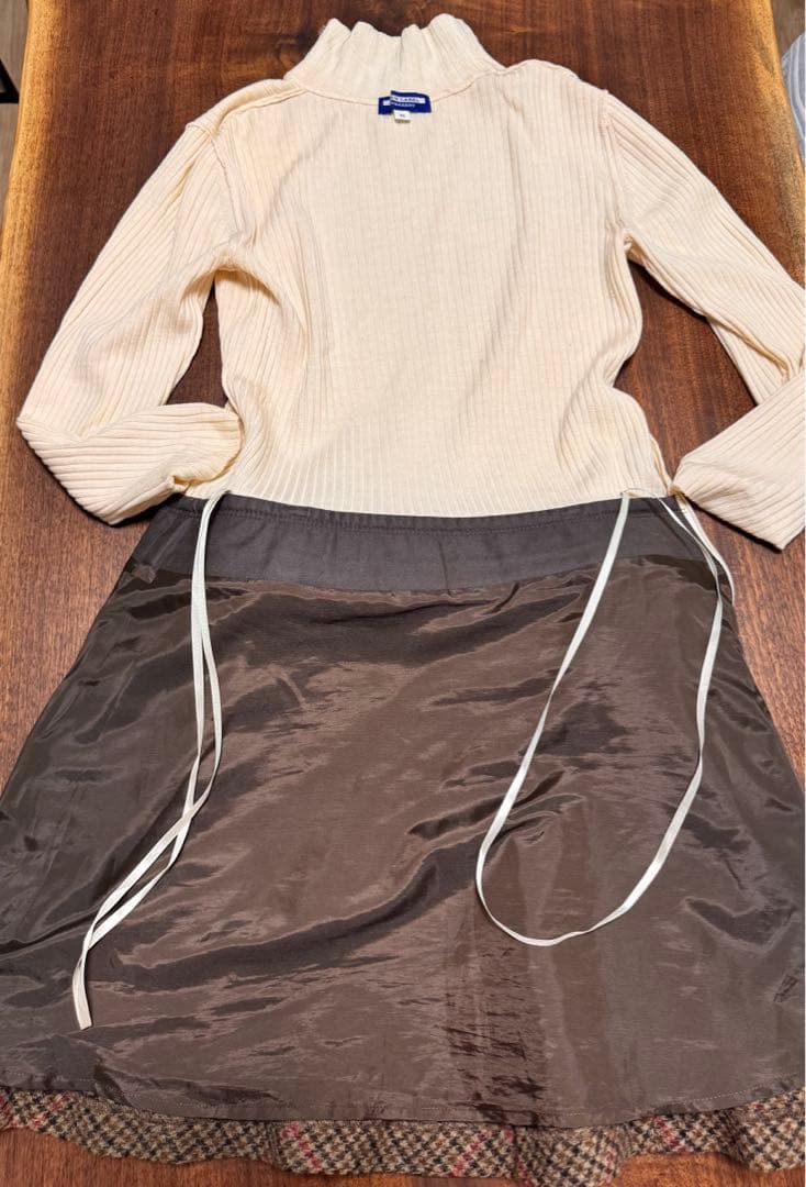 【セール】ベージュ タートルネック チェック柄スカート セット