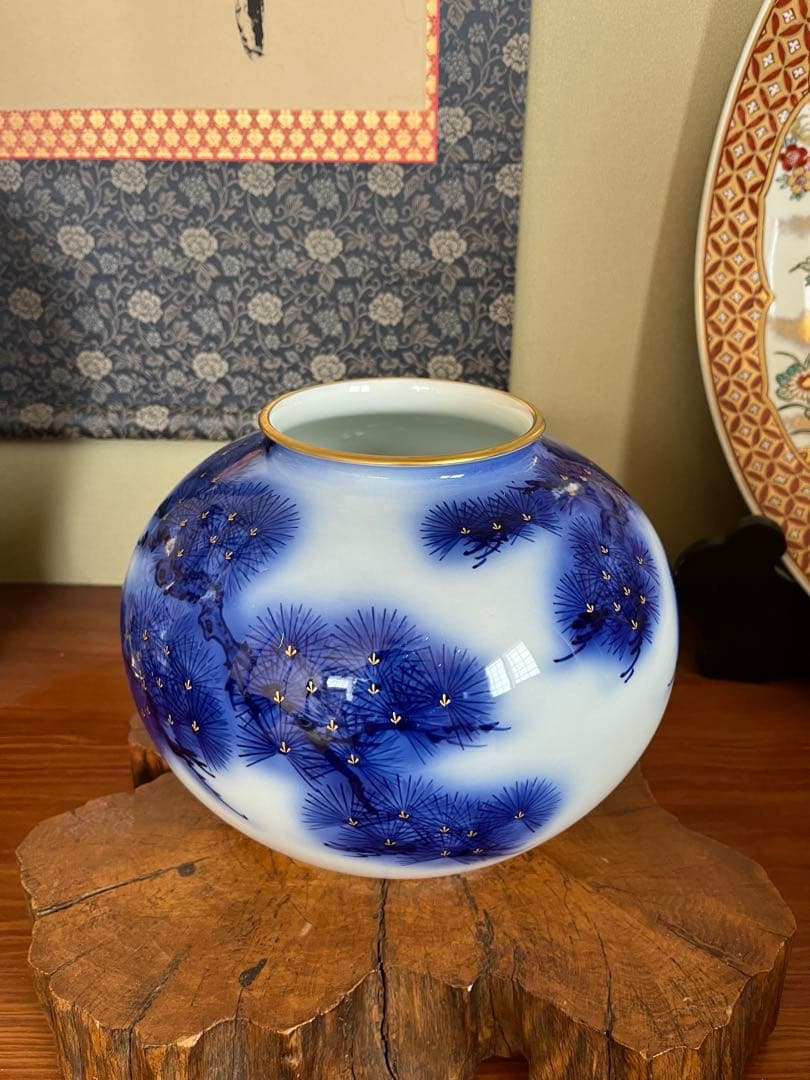 有田焼　新品　香蘭社　花瓶　染錦　ARITA JAPAN 老松紋　金彩　壺