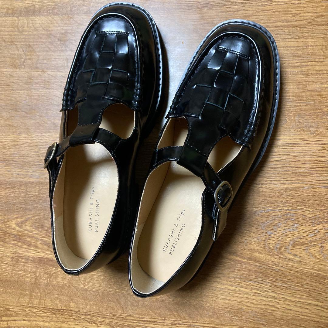 KURASHI & TRIPS PUBLISHING Tストラップ　ローファー