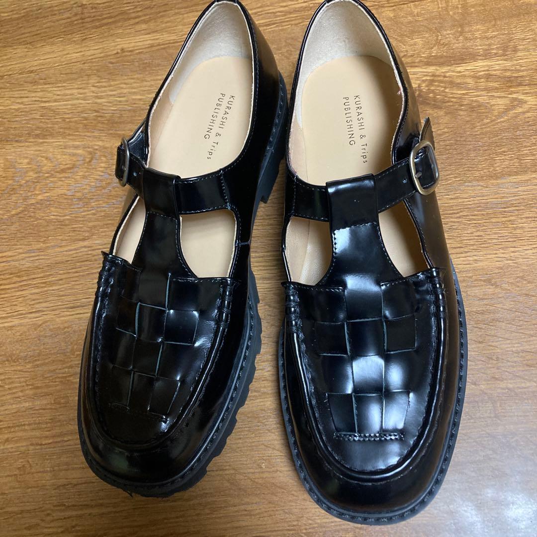 KURASHI & TRIPS PUBLISHING Tストラップ　ローファー