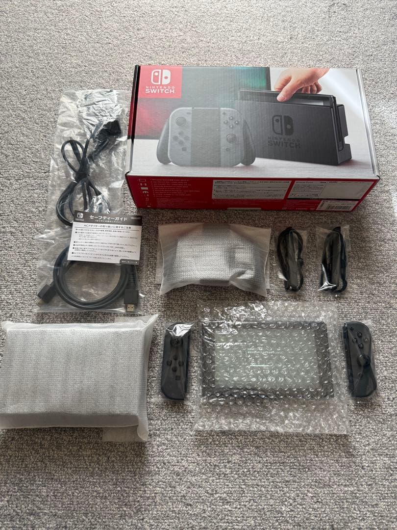 Nintendo Switch 本体 グレー 付属品完備　おまけ付き