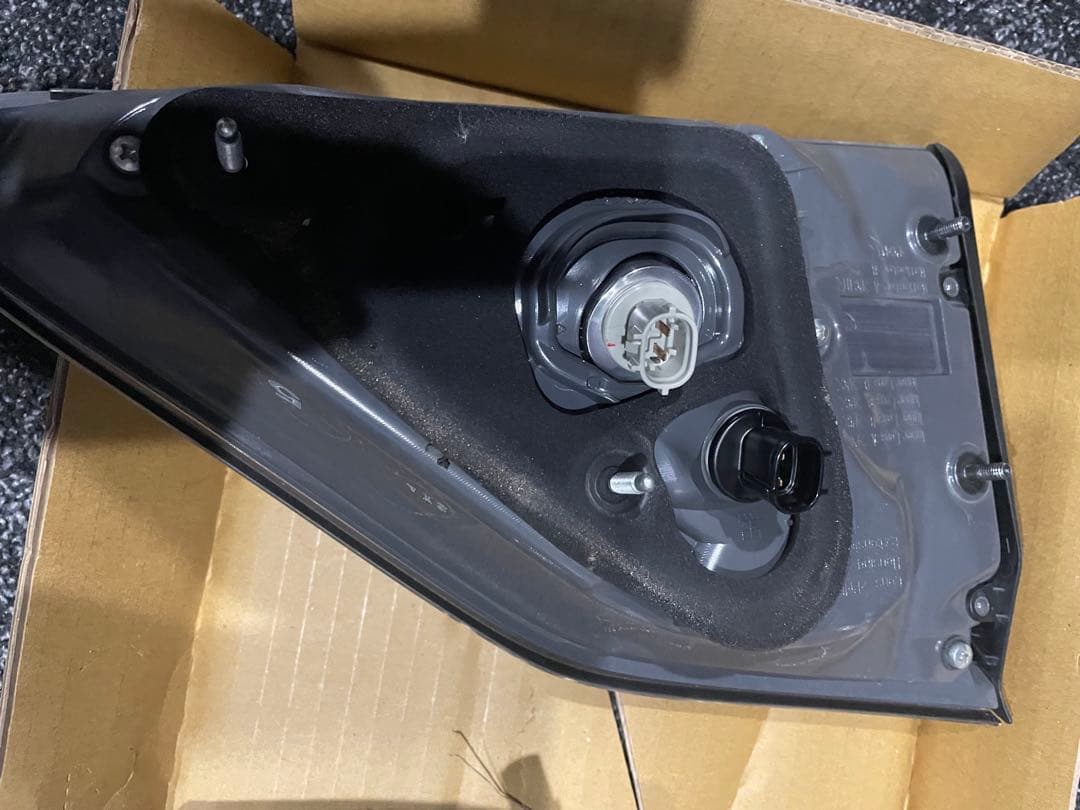 10系レクサス450h純正テールランプ/部品取り用・中古