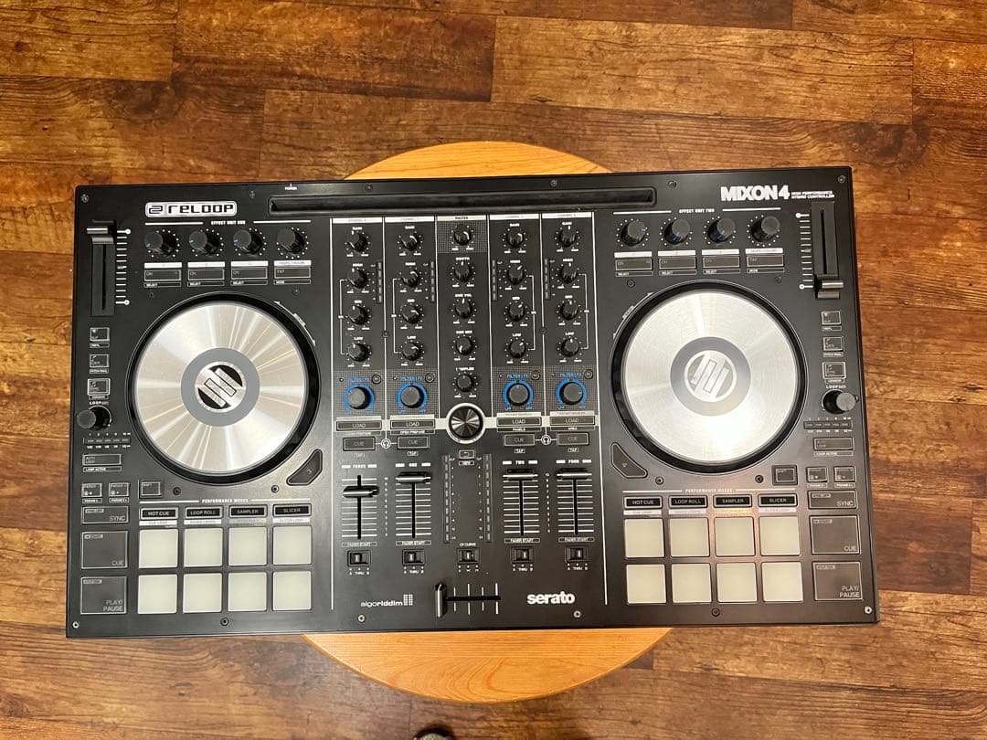 Reloop MIXON 4 DJコントローラー + キャリングケース付き