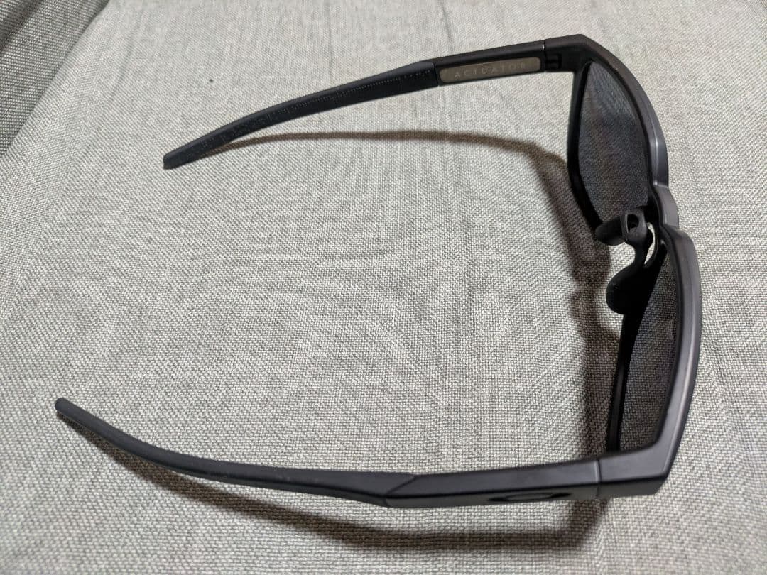 i*s様 オークリーサングラス　Actuator